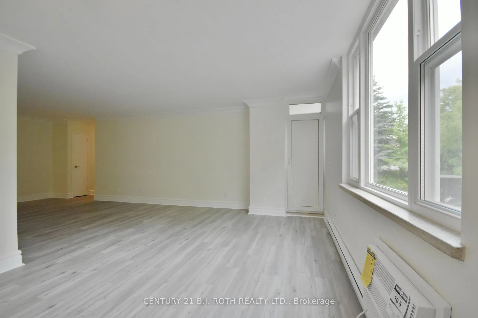 Photo 13 of Unit 21, 2 Grove Street E, Barrie, Wellington — HOMEH