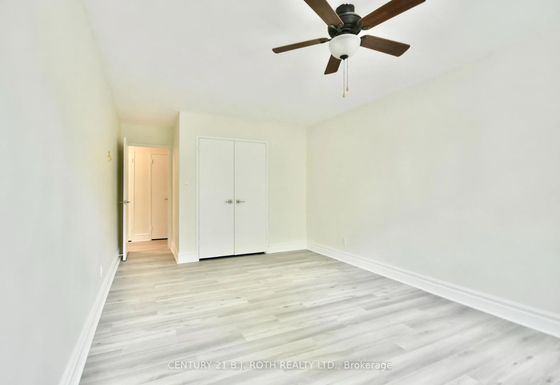 Photo 20 of Unit 21, 2 Grove Street E, Barrie, Wellington — HOMEH