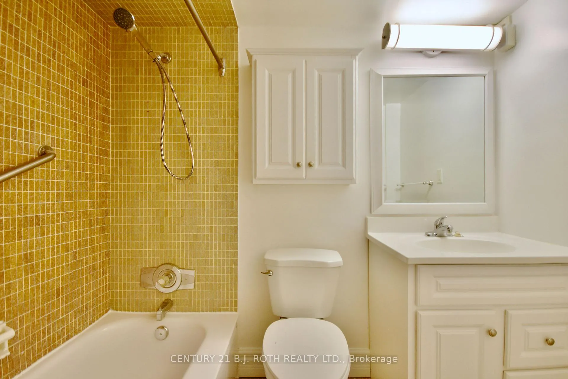 Photo 21 of Unit 21, 2 Grove Street E, Barrie, Wellington — HOMEH