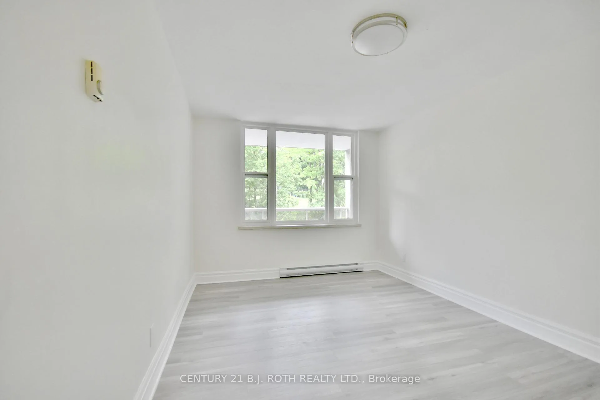 Photo 22 of Unit 21, 2 Grove Street E, Barrie, Wellington — HOMEH