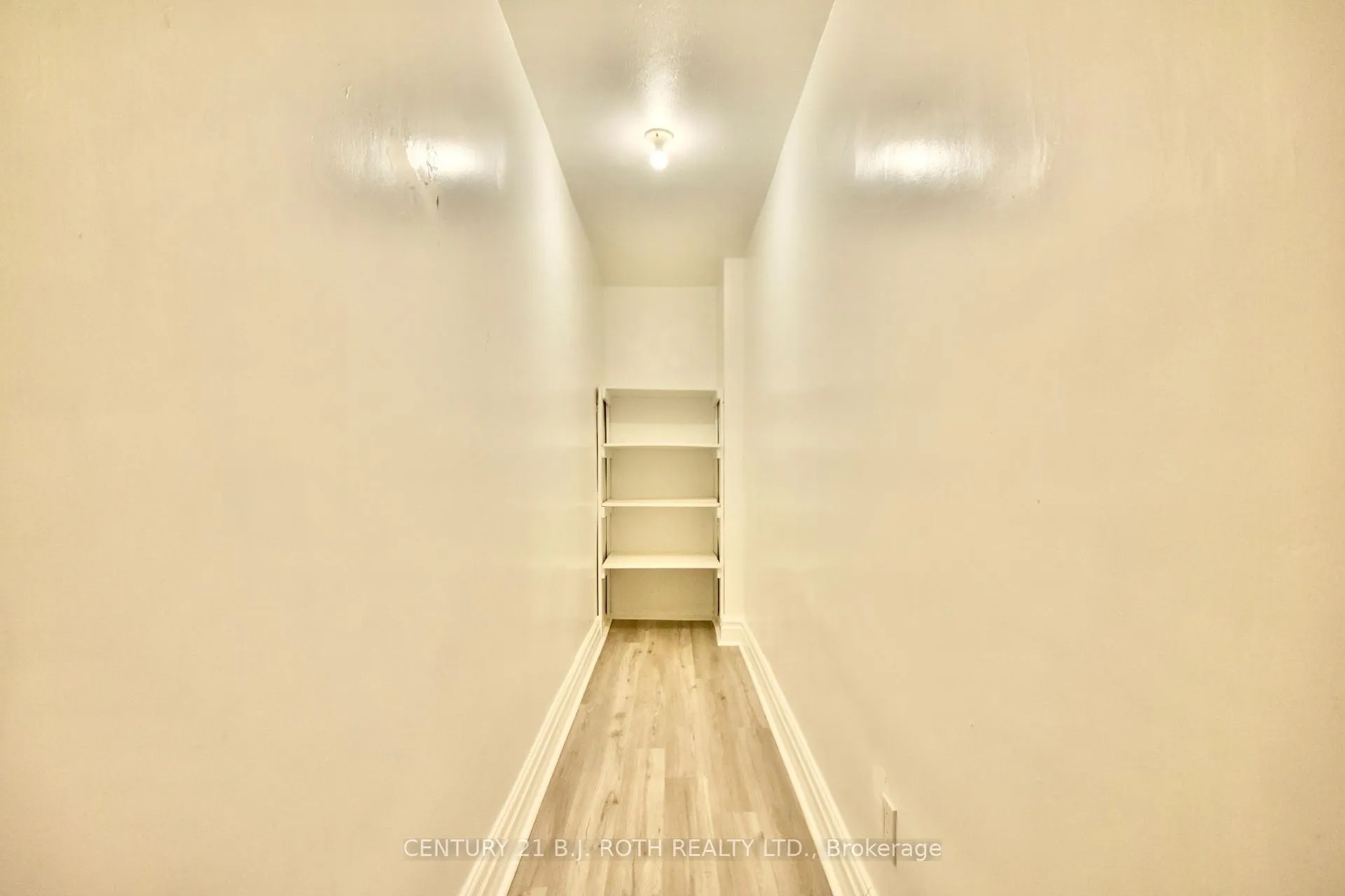 Photo 24 of Unit 21, 2 Grove Street E, Barrie, Wellington — HOMEH