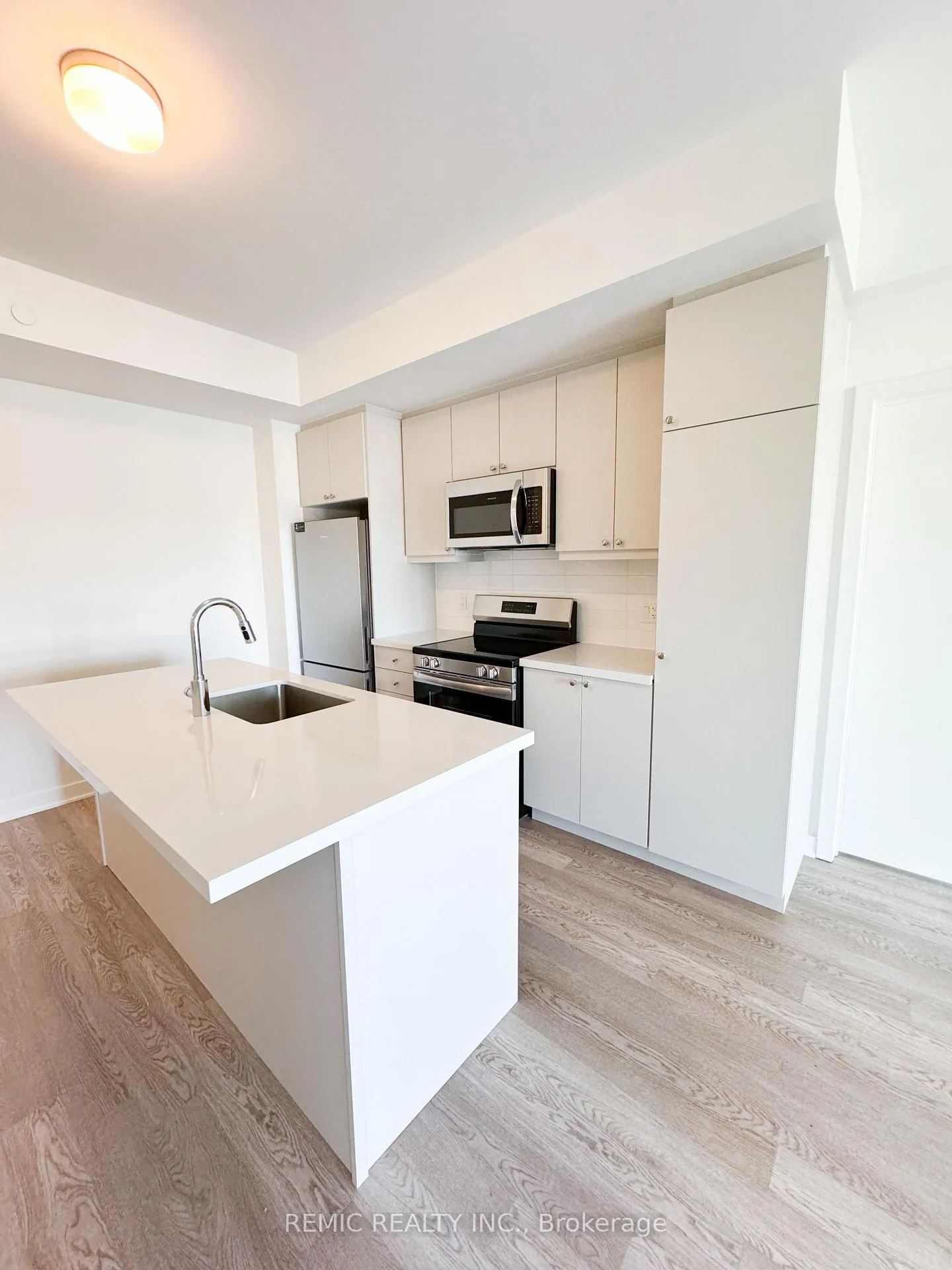 Photo 1 of 51 Clarington Boulevard, Clarington, Bowmanville — HOMEH