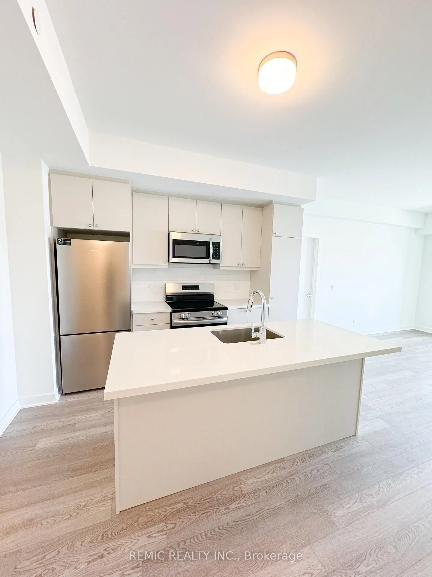 Photo 2 of 51 Clarington Boulevard, Clarington, Bowmanville — HOMEH