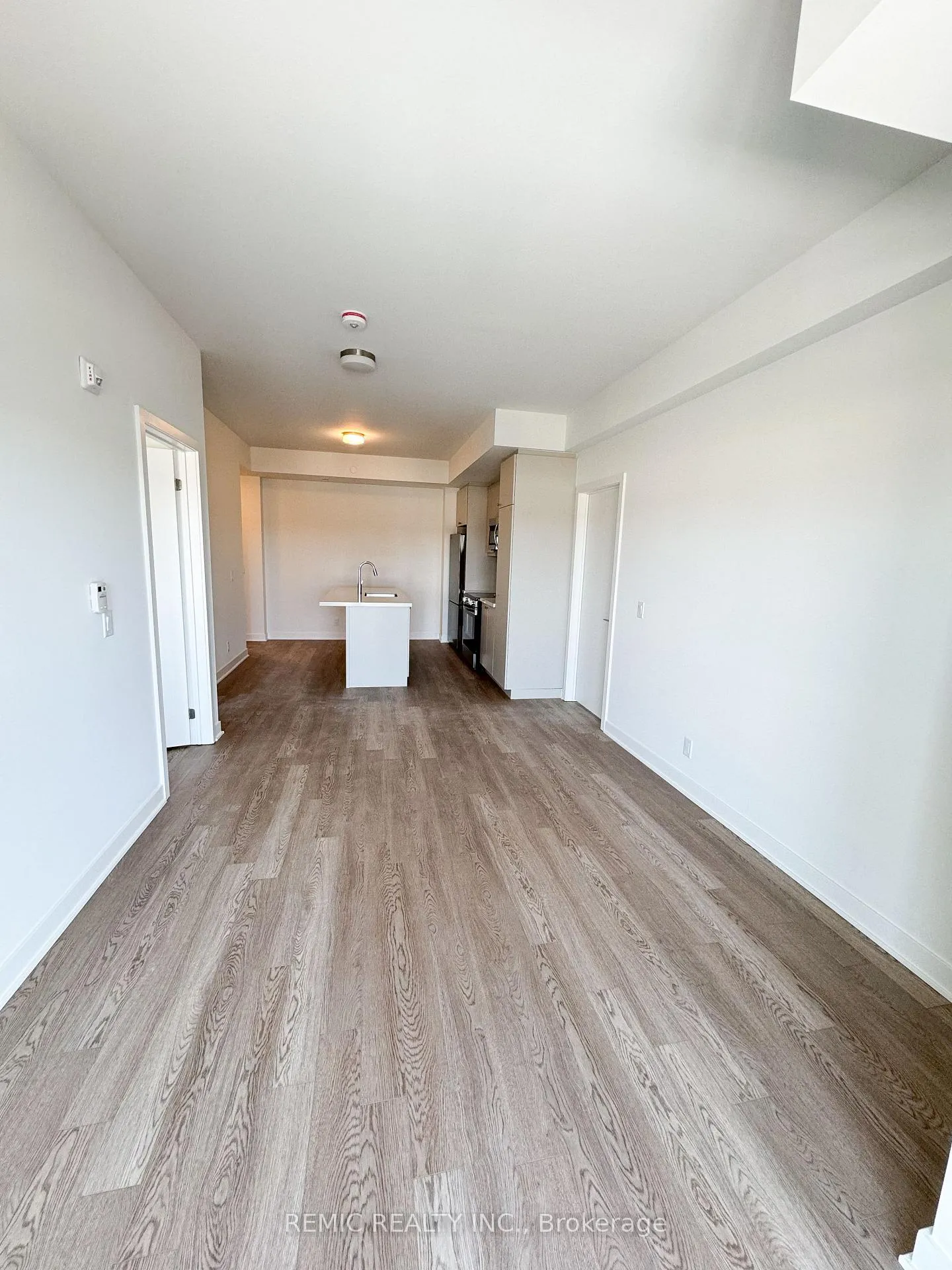 Photo 4 of 51 Clarington Boulevard, Clarington, Bowmanville — HOMEH