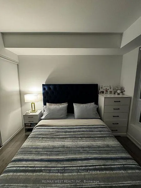 Photo 6 of Unit 2411, 395 Bloor Street, Toronto, North St. James Town — HOMEH