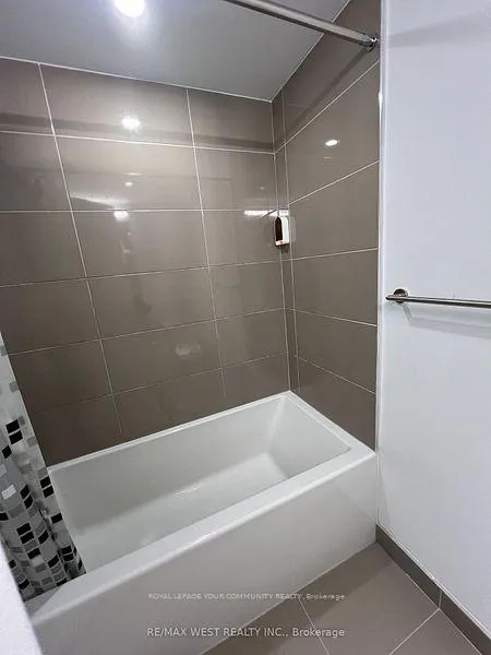 Photo 7 of Unit 2411, 395 Bloor Street, Toronto, North St. James Town — HOMEH