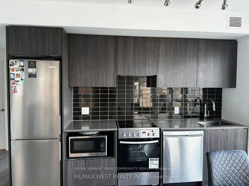 Photo 10 of Unit 2411, 395 Bloor Street, Toronto, North St. James Town — HOMEH