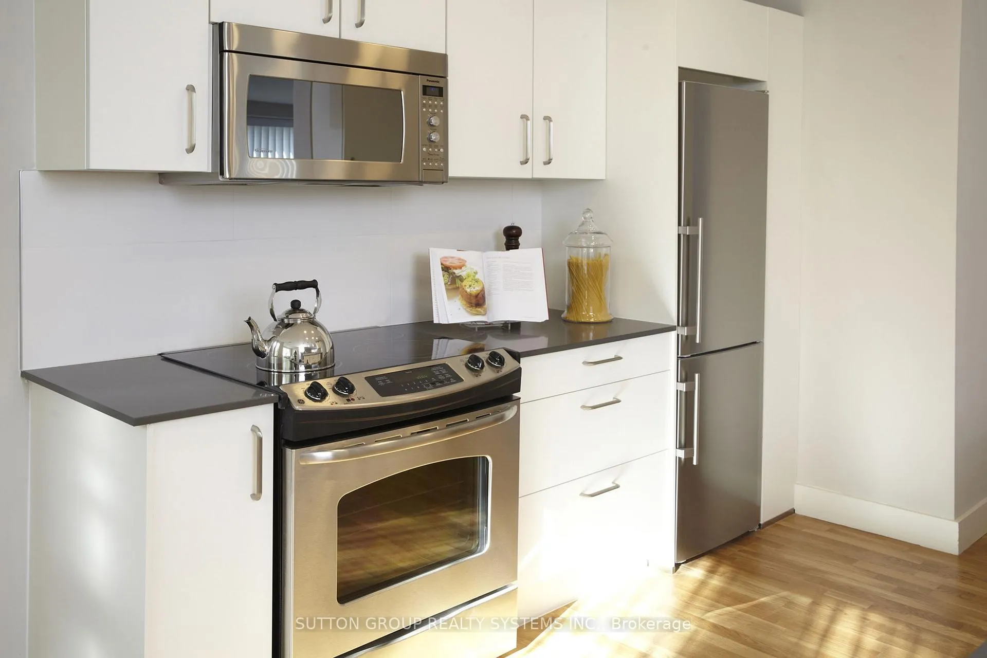 Photo 4 of Unit 101, 2400 Bathurst Street, Toronto, Forest Hill North — HOMEH