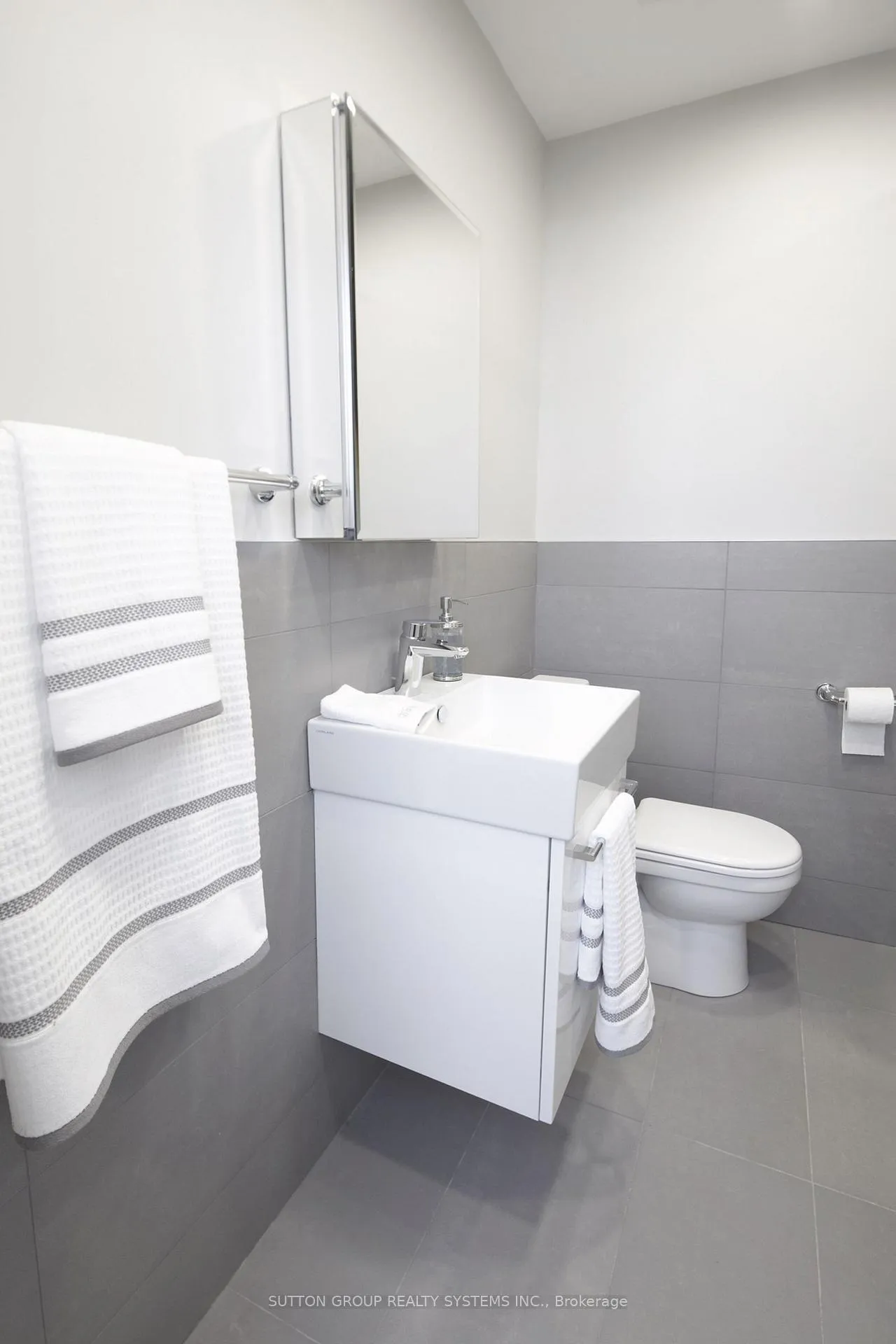 Photo 9 of Unit 101, 2400 Bathurst Street, Toronto, Forest Hill North — HOMEH