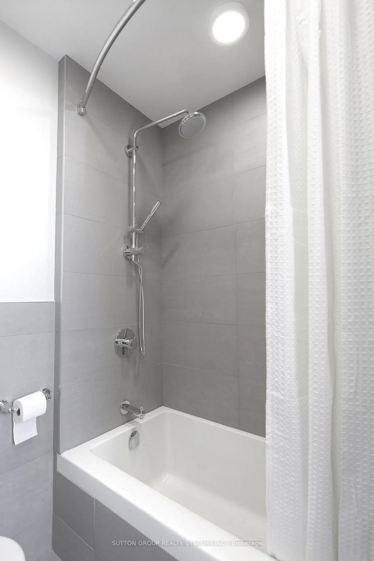 Photo 10 of Unit 101, 2400 Bathurst Street, Toronto, Forest Hill North — HOMEH