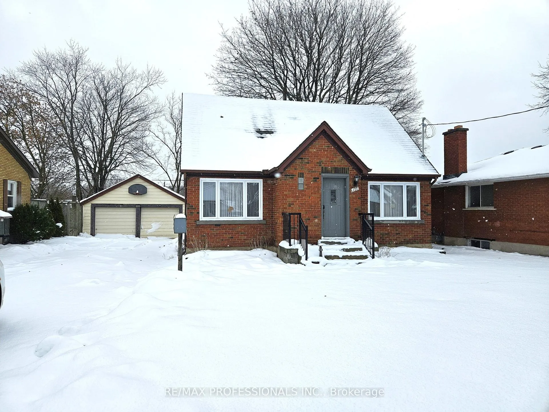 Photo 1 of 177 Ninth Avenue, Kitchener — HOMEH