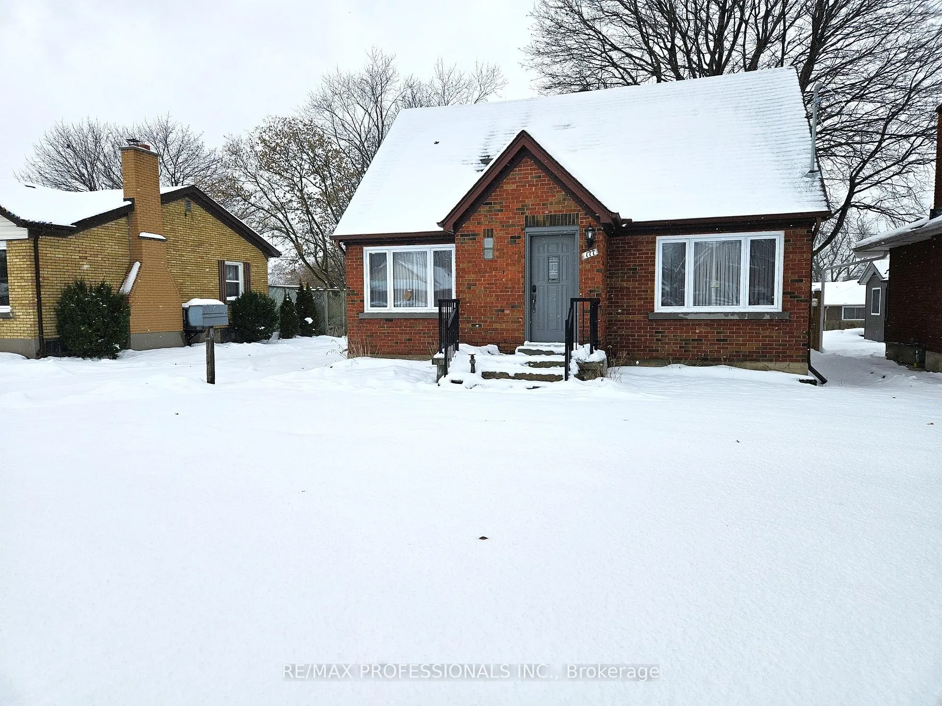 Photo 2 of 177 Ninth Avenue, Kitchener — HOMEH