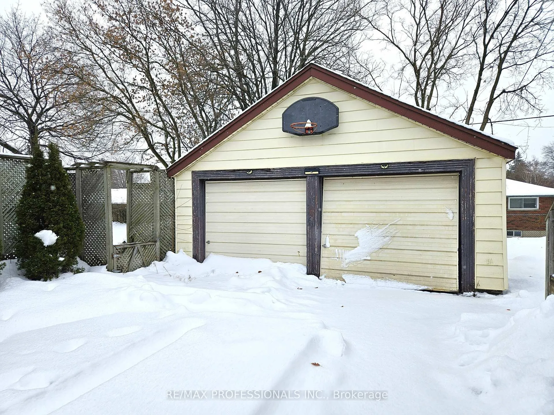 Photo 3 of 177 Ninth Avenue, Kitchener — HOMEH