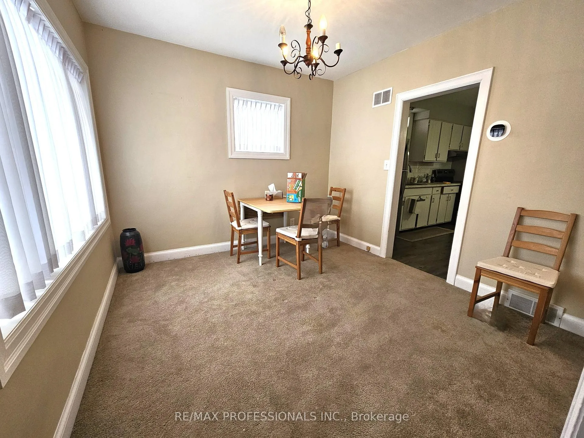 Photo 7 of 177 Ninth Avenue, Kitchener — HOMEH