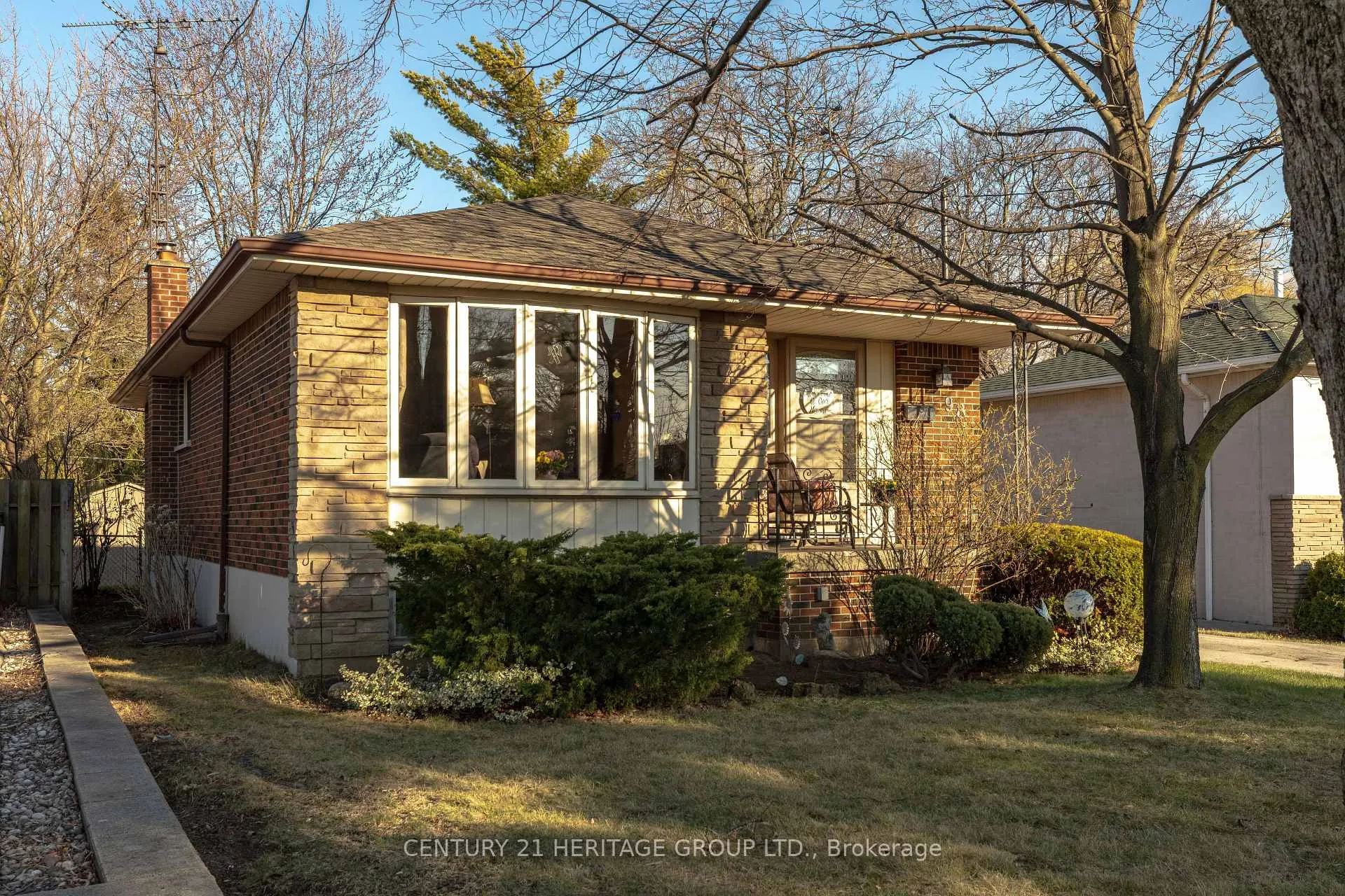 Photo 1 of 98 Cameo Avenue, Hamilton, Macassa — HOMEH