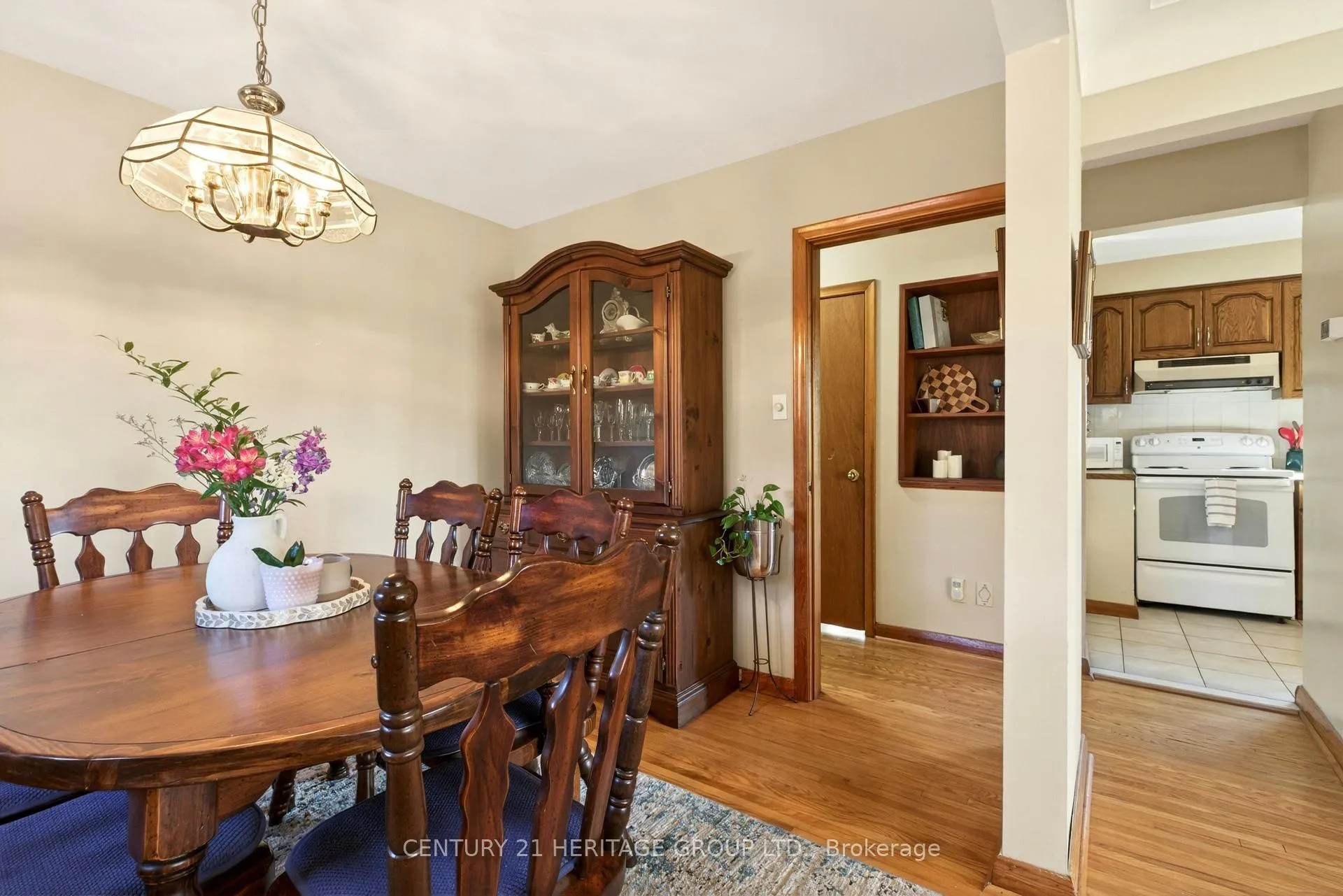Photo 14 of 98 Cameo Avenue, Hamilton, Macassa — HOMEH
