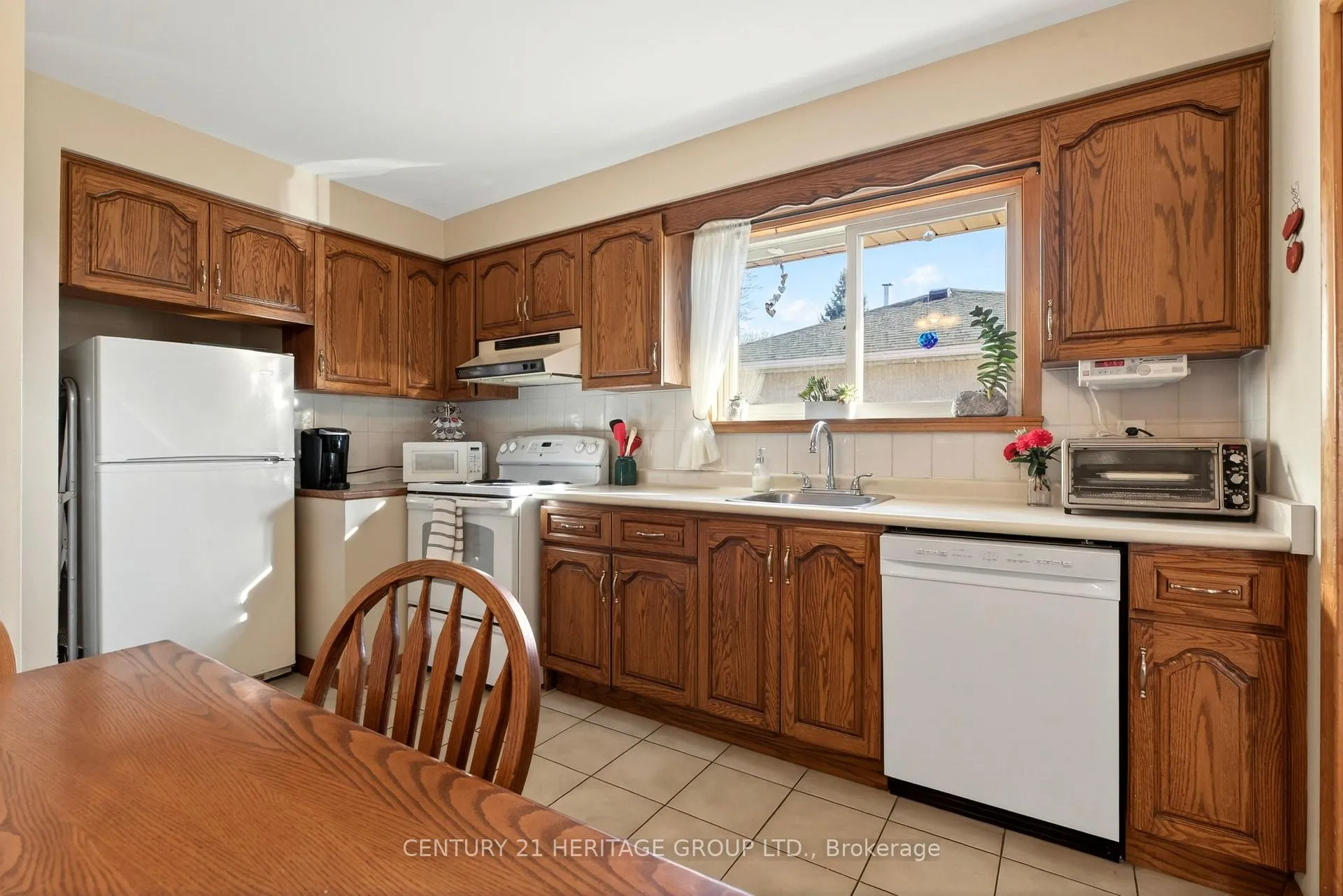 Photo 18 of 98 Cameo Avenue, Hamilton, Macassa — HOMEH