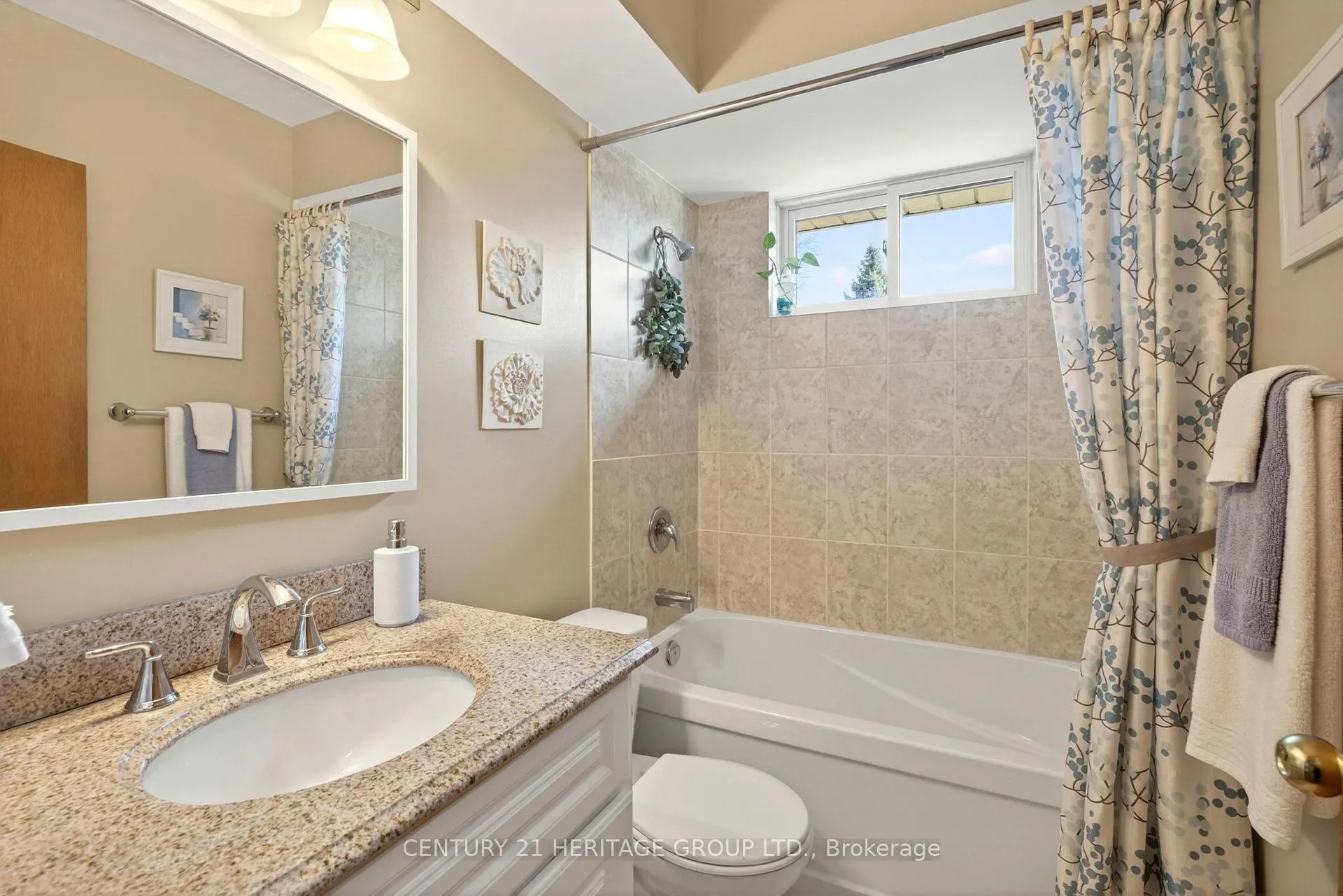 Photo 24 of 98 Cameo Avenue, Hamilton, Macassa — HOMEH