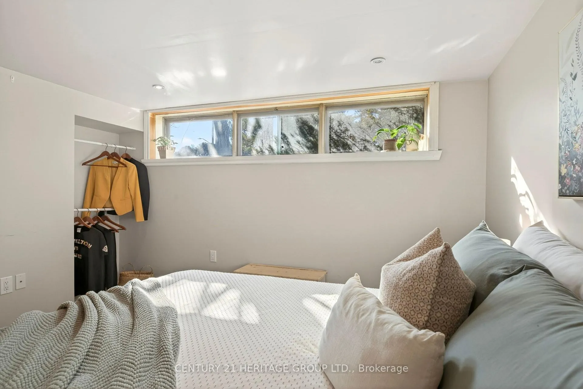Photo 42 of 98 Cameo Avenue, Hamilton, Macassa — HOMEH