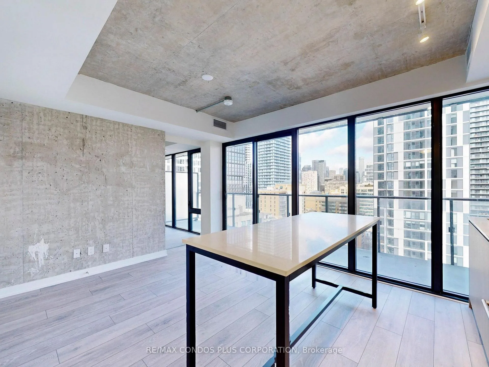 Photo 4 of Unit 1704, 47 Mutual Street, Toronto, Church-Yonge Corridor — HOMEH