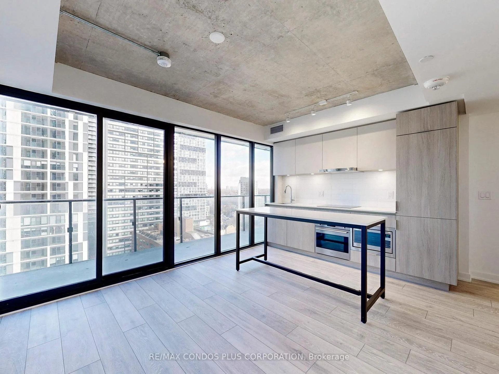 Photo 5 of Unit 1704, 47 Mutual Street, Toronto, Church-Yonge Corridor — HOMEH