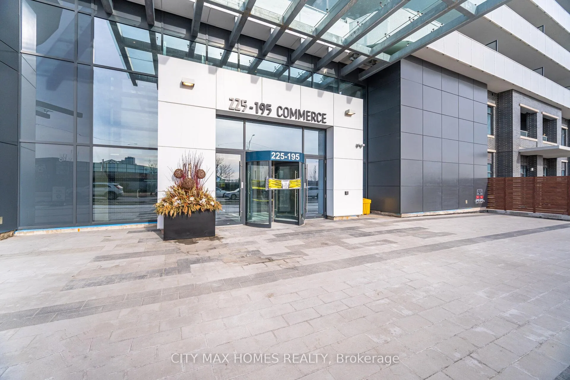 Photo 3 of Unit 1008, 225 Commerce St Street, Vaughan, Vaughan Corporate Centre — HOMEH