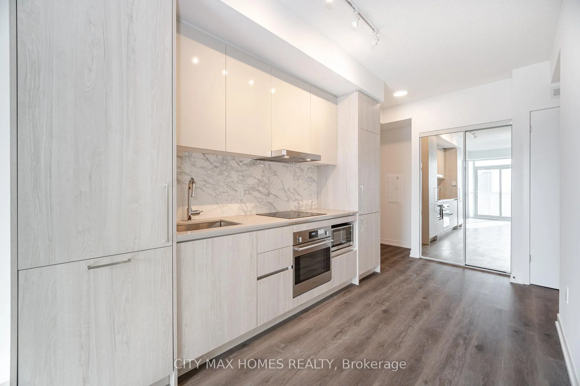 Photo 9 of Unit 1008, 225 Commerce St Street, Vaughan, Vaughan Corporate Centre — HOMEH