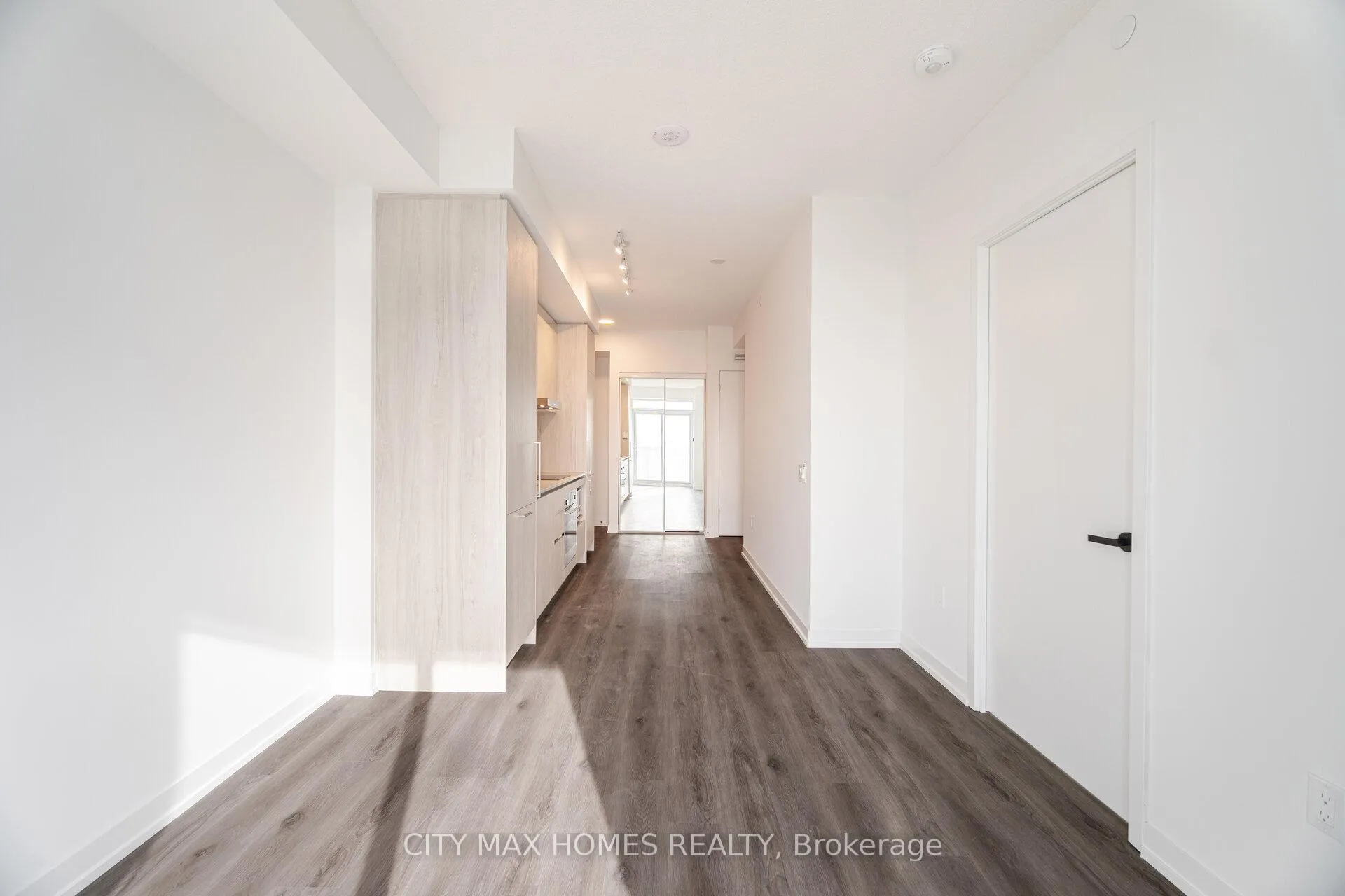 Photo 12 of Unit 1008, 225 Commerce St Street, Vaughan, Vaughan Corporate Centre — HOMEH