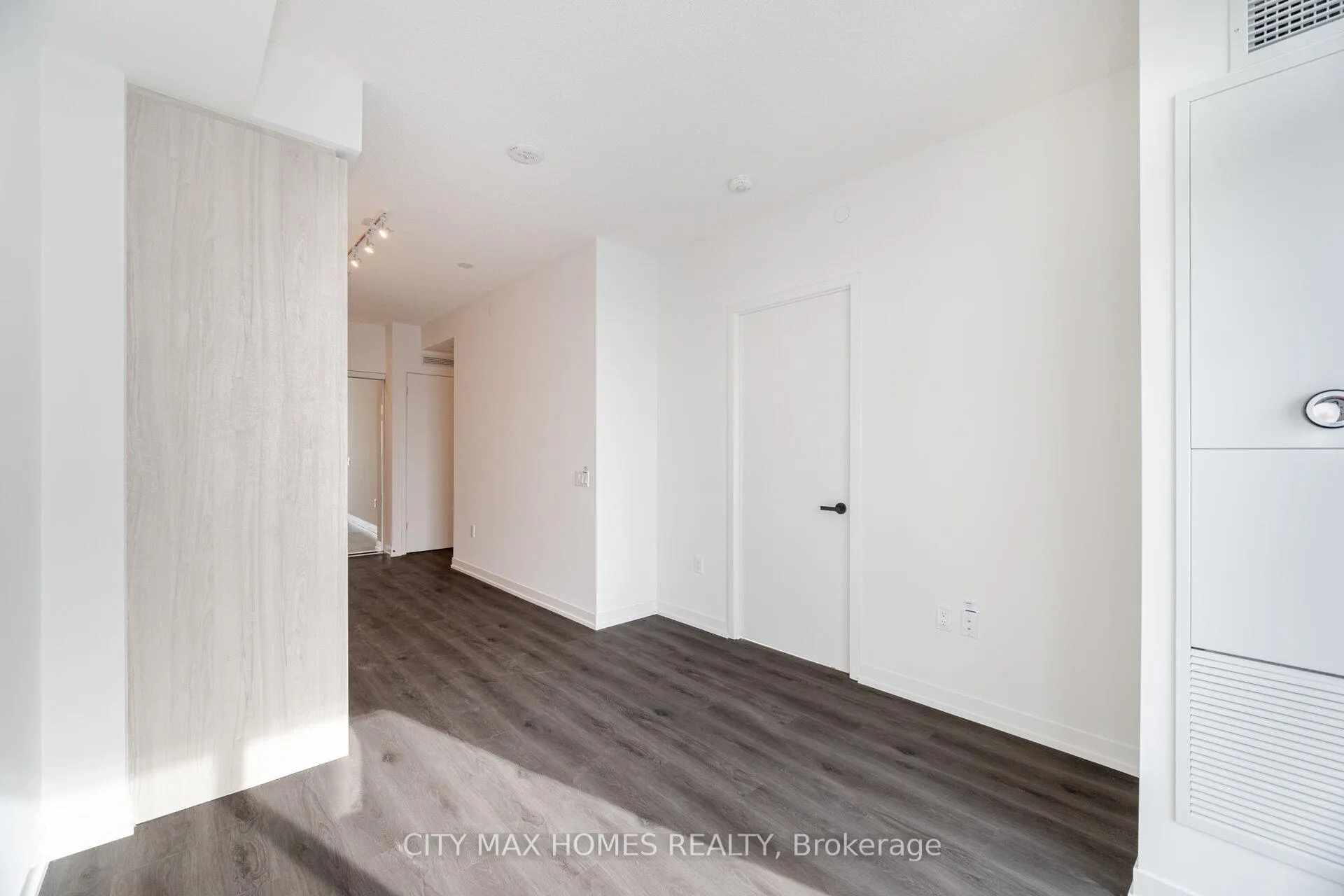 Photo 16 of Unit 1008, 225 Commerce St Street, Vaughan, Vaughan Corporate Centre — HOMEH