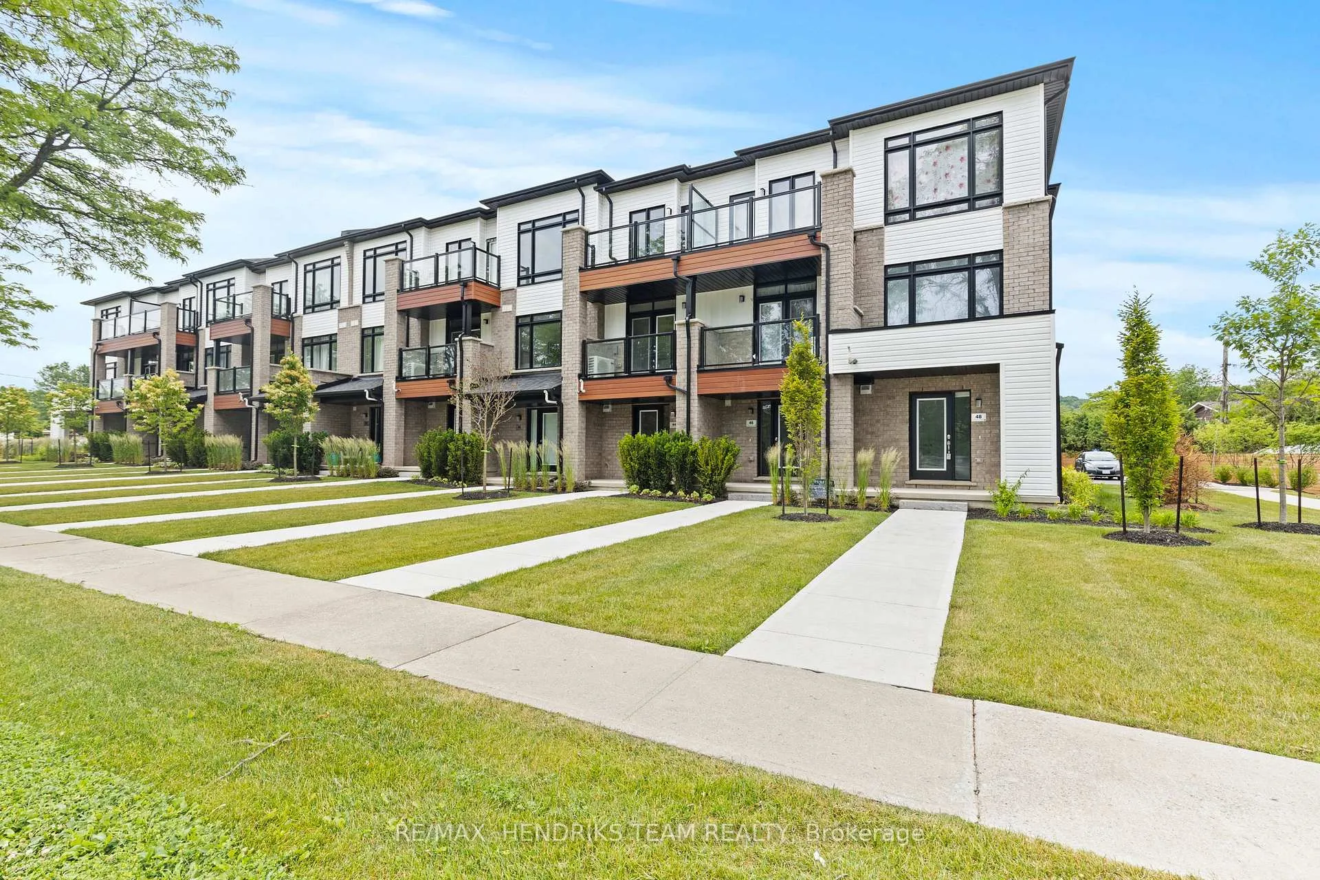 Photo 2 of 48 Sidney Rose Common, St. Catharines, Glendale/Glenridge — HOMEH