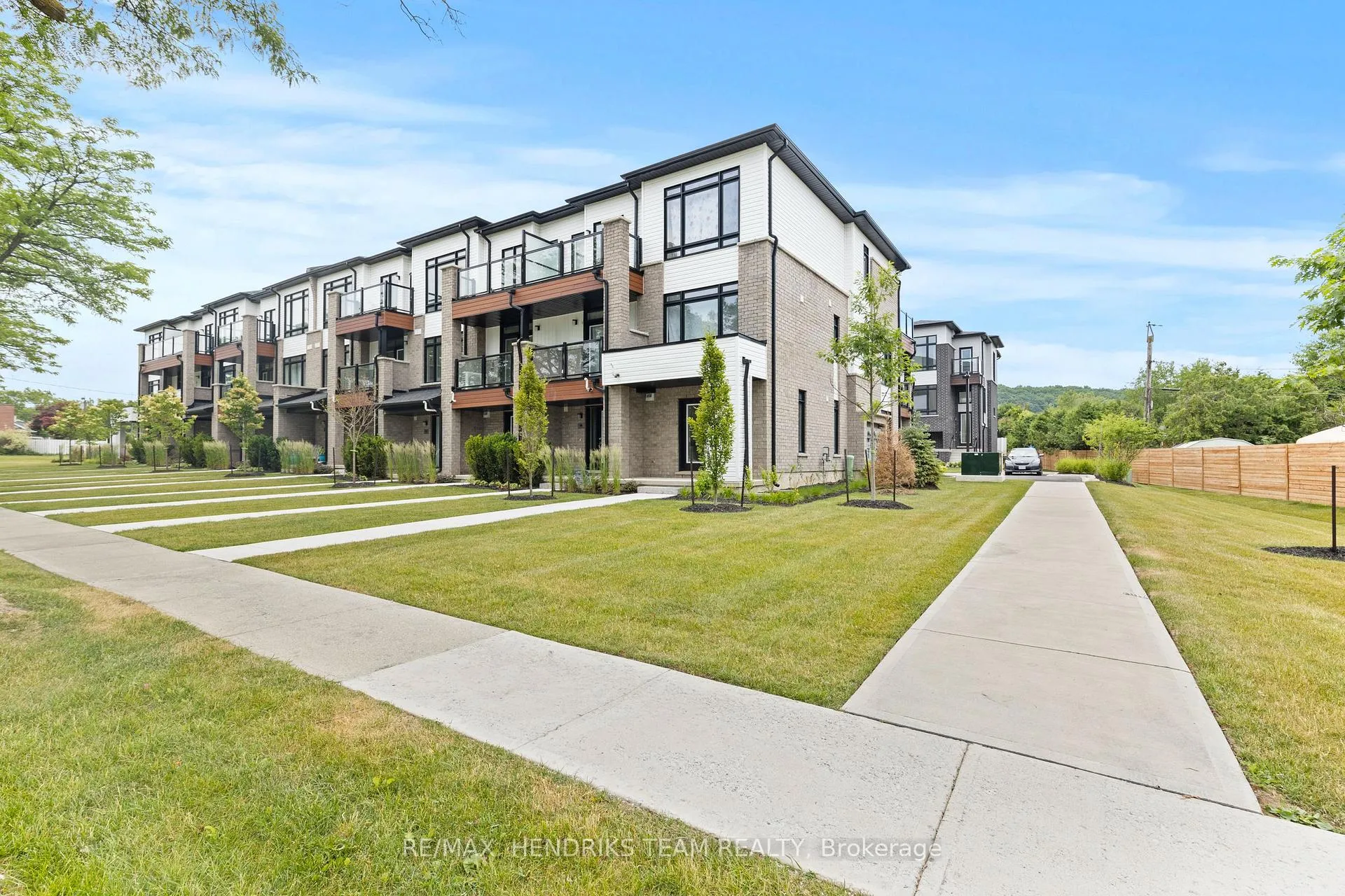 Photo 3 of 48 Sidney Rose Common, St. Catharines, Glendale/Glenridge — HOMEH