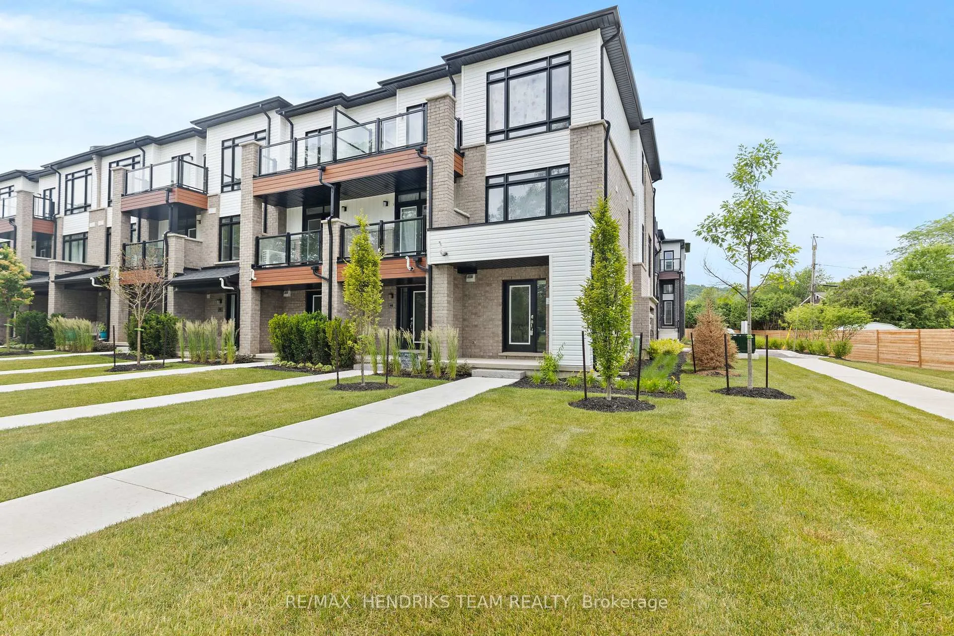 Photo 4 of 48 Sidney Rose Common, St. Catharines, Glendale/Glenridge — HOMEH
