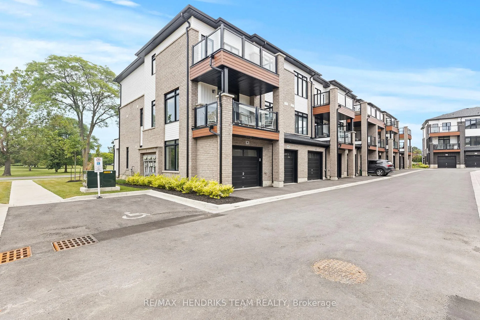 Photo 37 of 48 Sidney Rose Common, St. Catharines, Glendale/Glenridge — HOMEH
