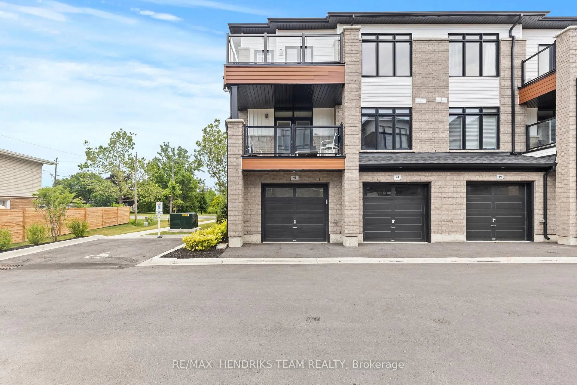 Photo 38 of 48 Sidney Rose Common, St. Catharines, Glendale/Glenridge — HOMEH