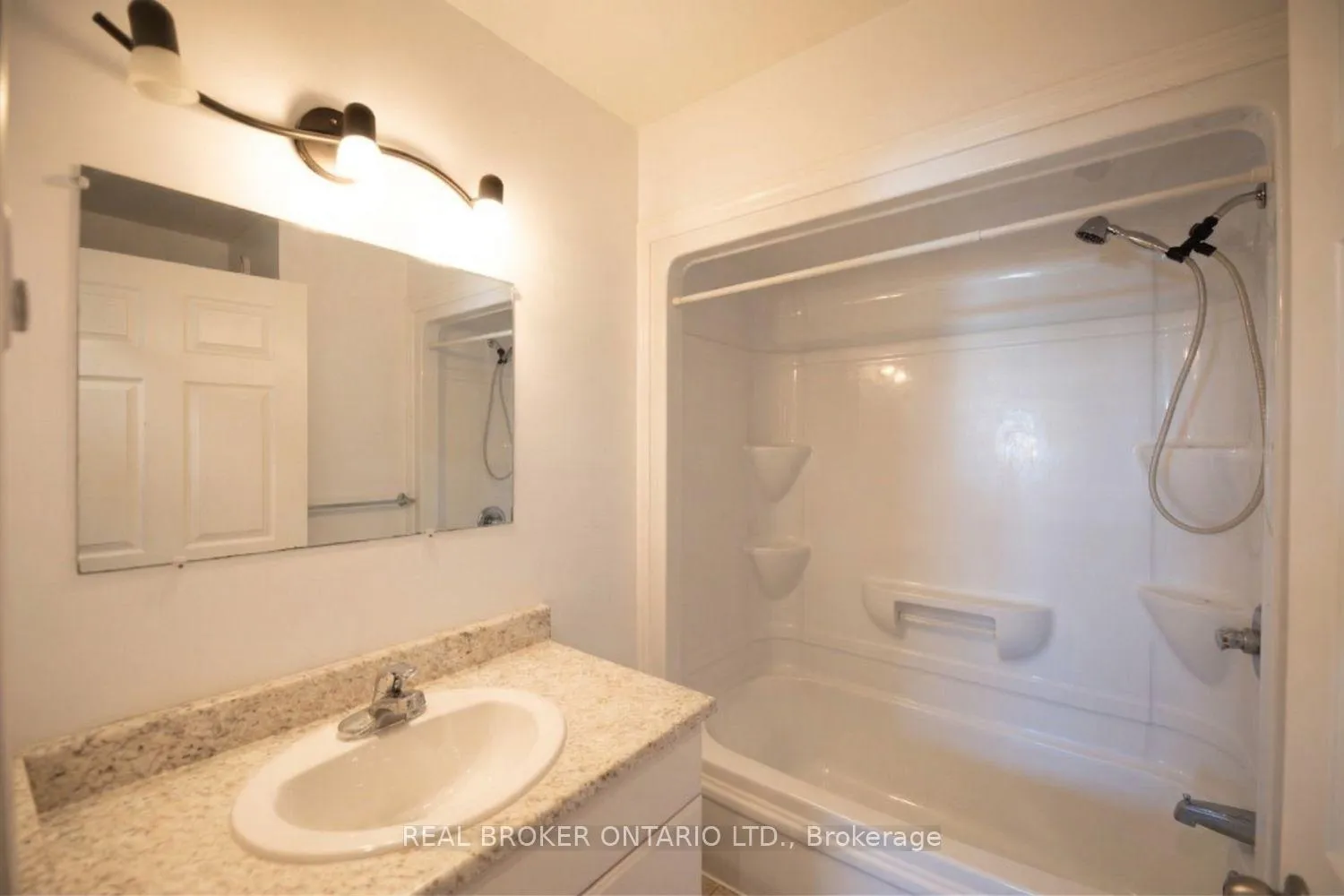 Photo 4 of Unit 2, 341 New Street E, Edwardsburgh/Cardinal, Town of Cardinal — HOMEH