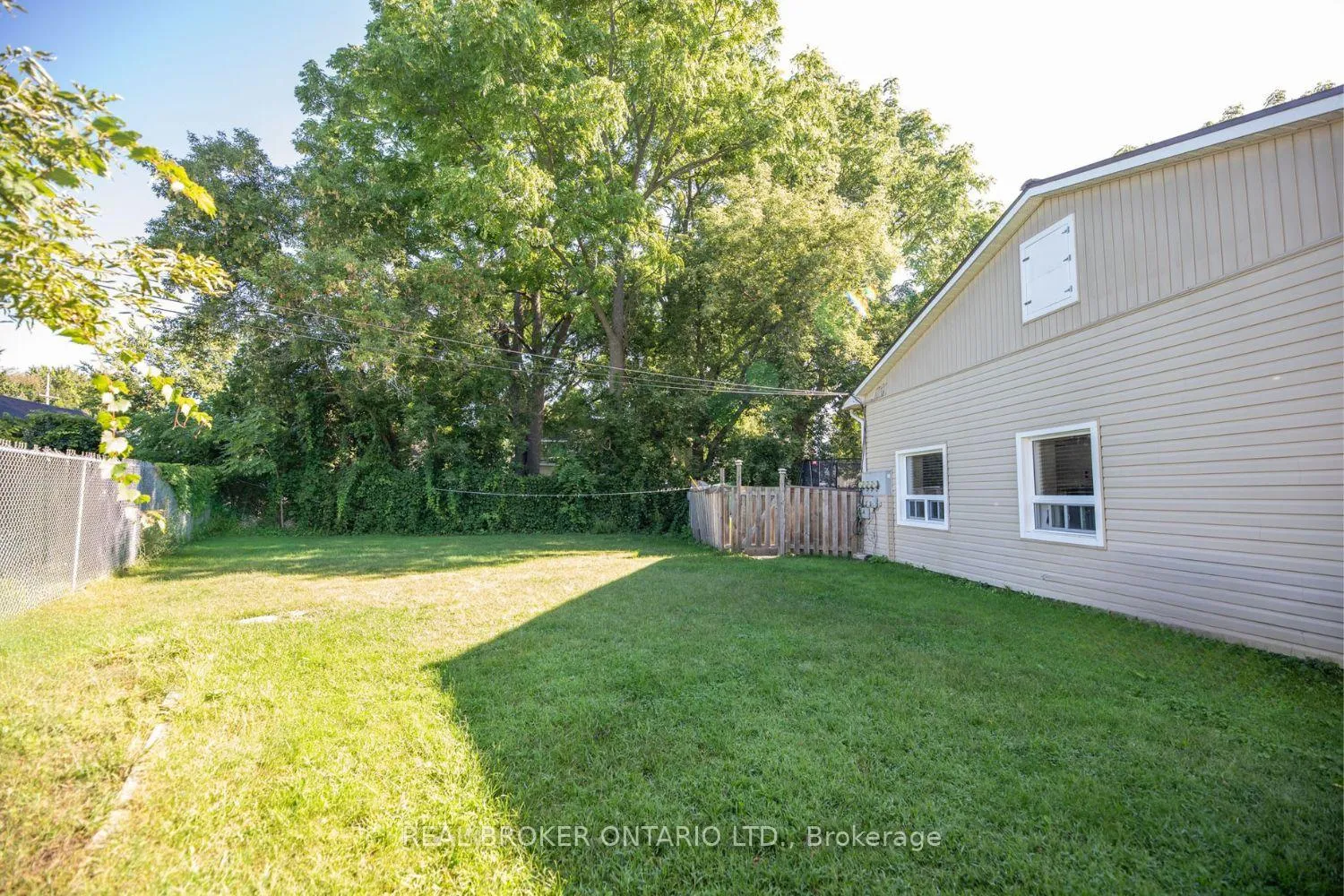 Photo 11 of Unit 2, 341 New Street E, Edwardsburgh/Cardinal, Town of Cardinal — HOMEH