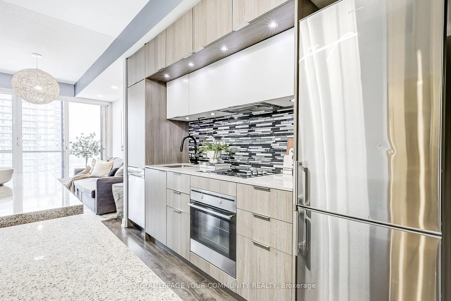 Photo 4 of Unit 2007, 170 Sumach Street, Toronto, Regent Park — HOMEH