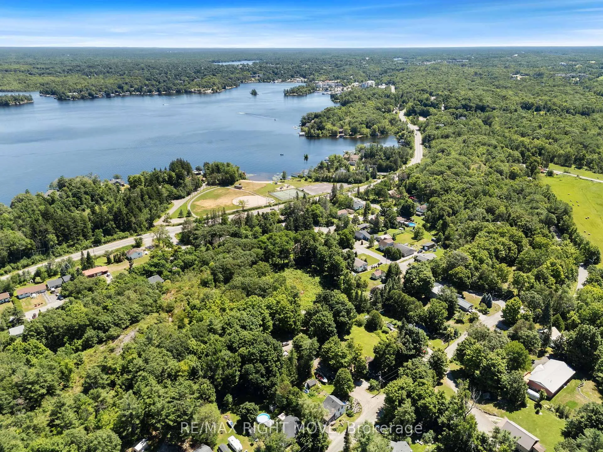 Photo 8 of 255 Pearl Drive, Gravenhurst, Muskoka (S) — HOMEH