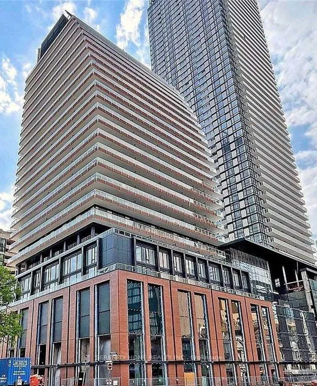 Front of Unit 1012, 18 Maitland Terrace