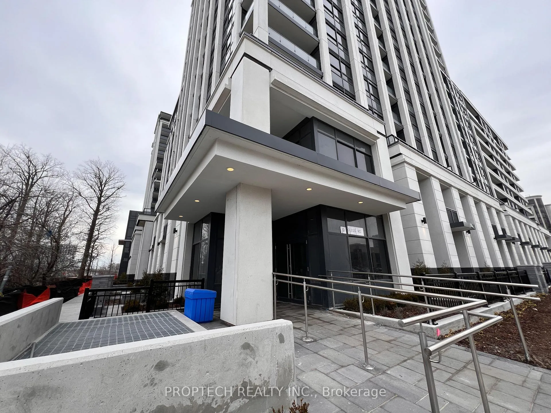 Photo 2 of Unit 911, 9 Clegg Road, Markham, Unionville — HOMEH