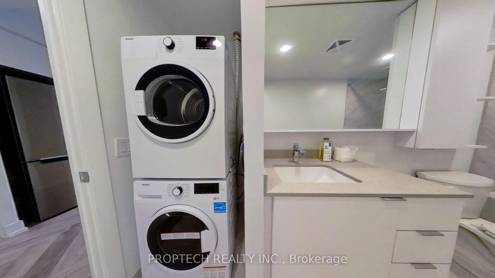 Photo 11 of Unit 911, 9 Clegg Road, Markham, Unionville — HOMEH