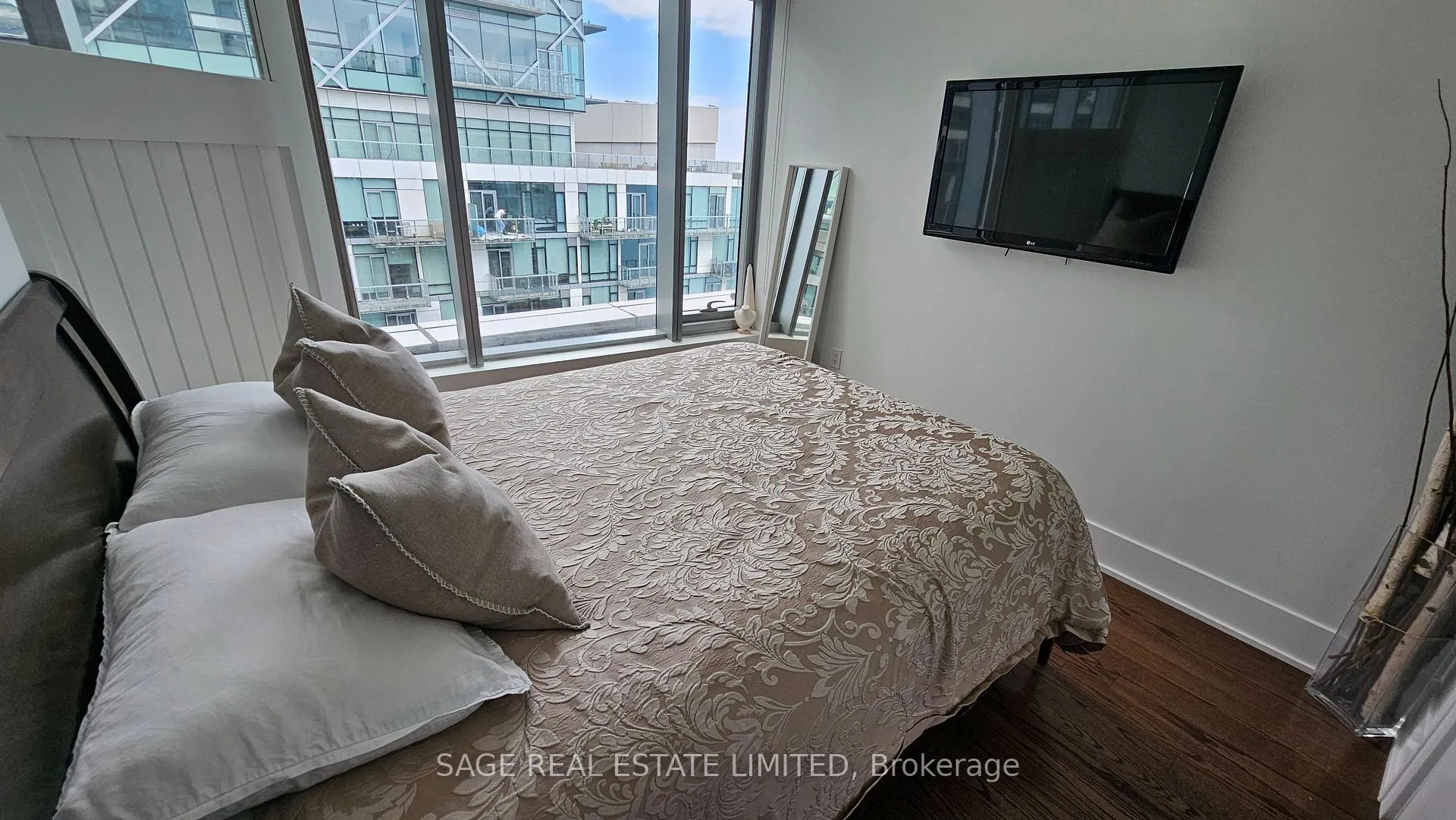 Photo 12 of Unit 1114, 39 Queens Quay E, Toronto, Waterfront Communities — HOMEH