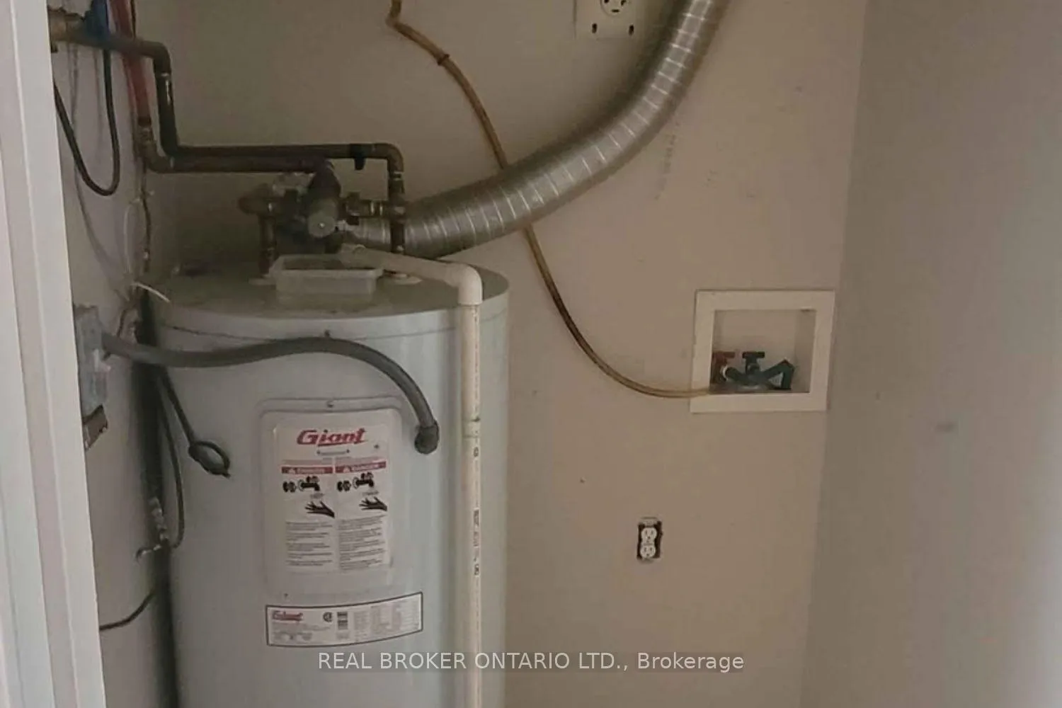Photo 11 of Unit 1, 341 New Street E, Edwardsburgh/Cardinal, Town of Cardinal — HOMEH