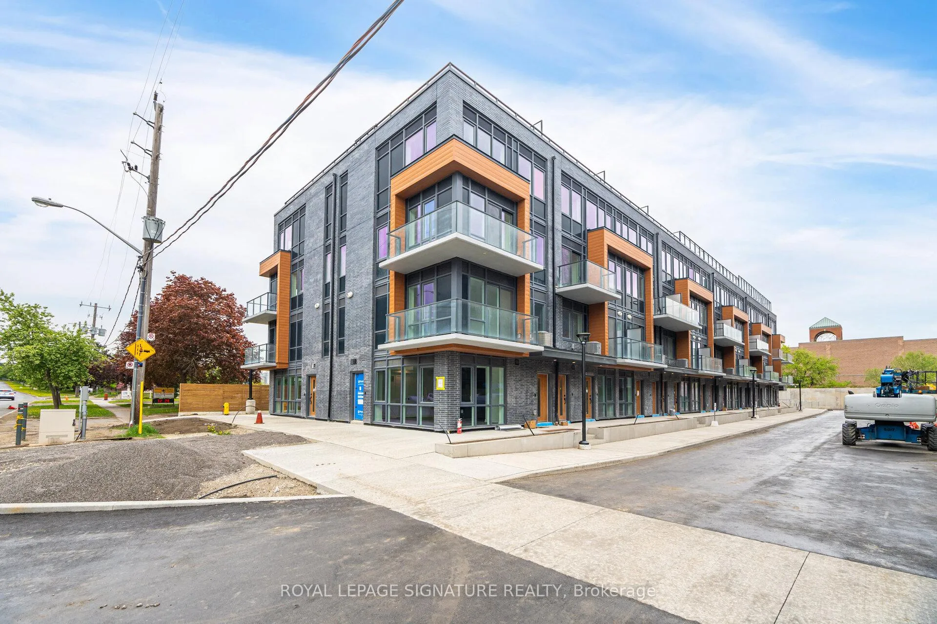 Front of Unit 186, 65 Curlew Drive
