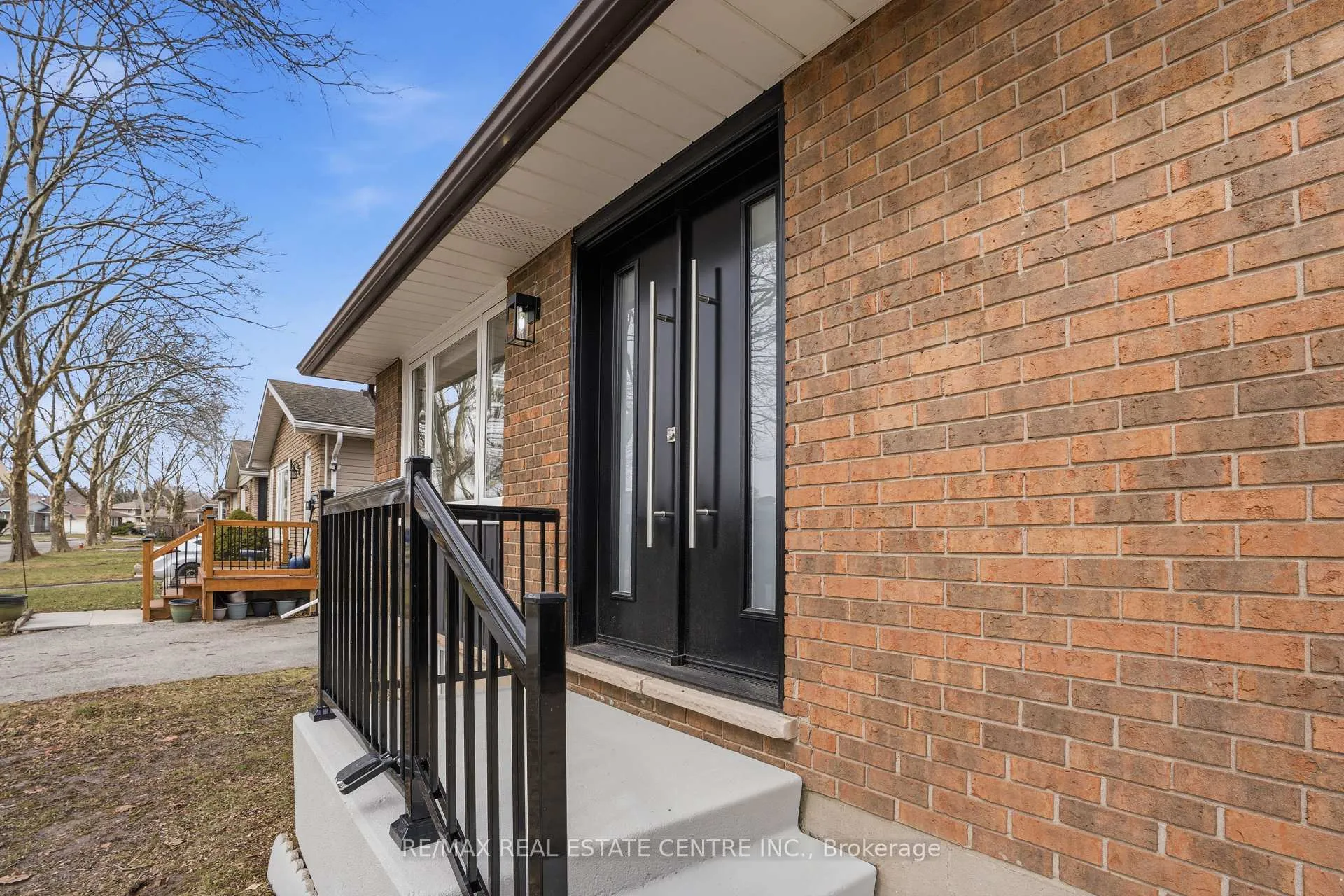 Photo 2 of 6183 Johnson Drive, Niagara Falls, Church's Lane — HOMEH