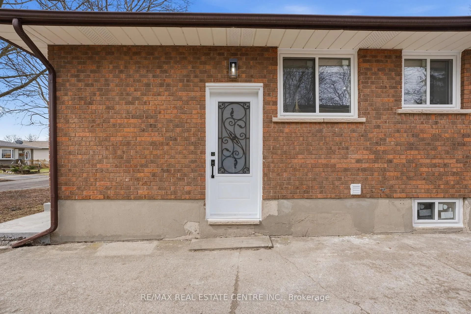 Photo 36 of 6183 Johnson Drive, Niagara Falls, Church's Lane — HOMEH