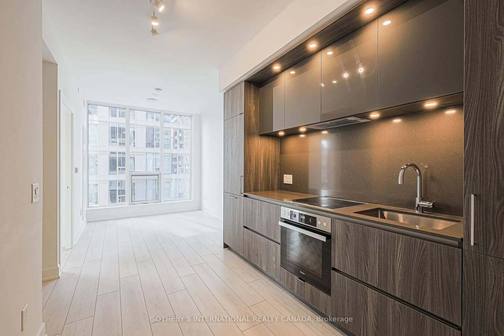 Photo 5 of Unit 1503, 15 Mercer Street, Toronto, Waterfront Communities — HOMEH