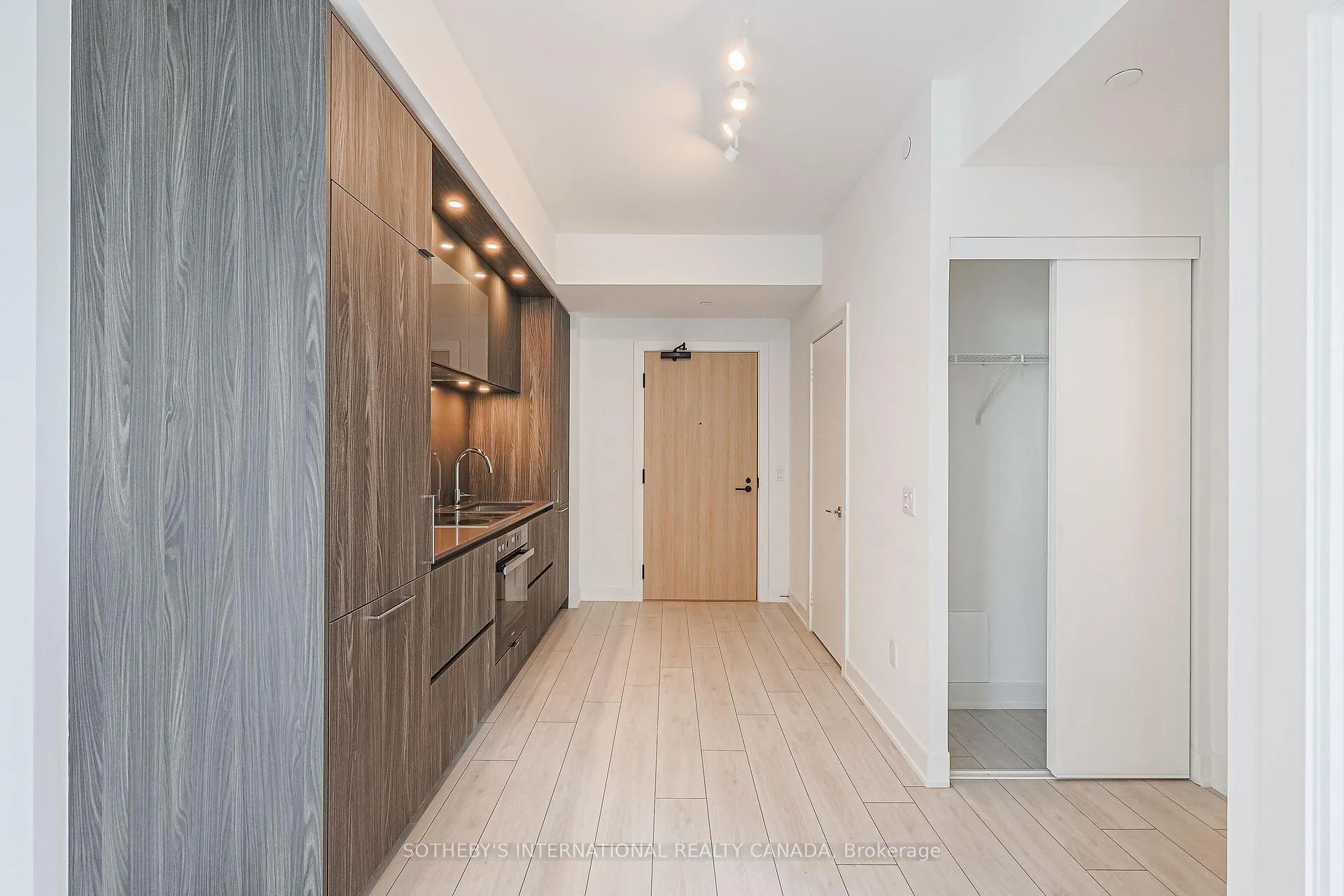 Photo 8 of Unit 1503, 15 Mercer Street, Toronto, Waterfront Communities — HOMEH