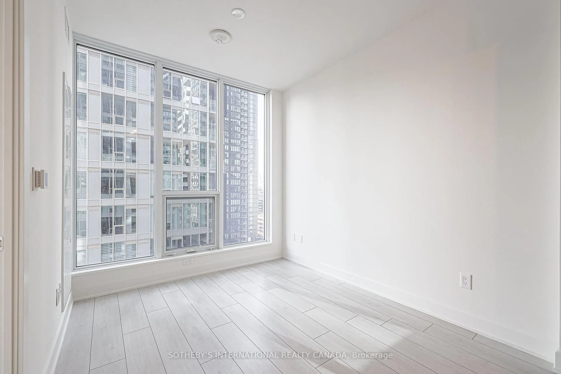Photo 15 of Unit 1503, 15 Mercer Street, Toronto, Waterfront Communities — HOMEH