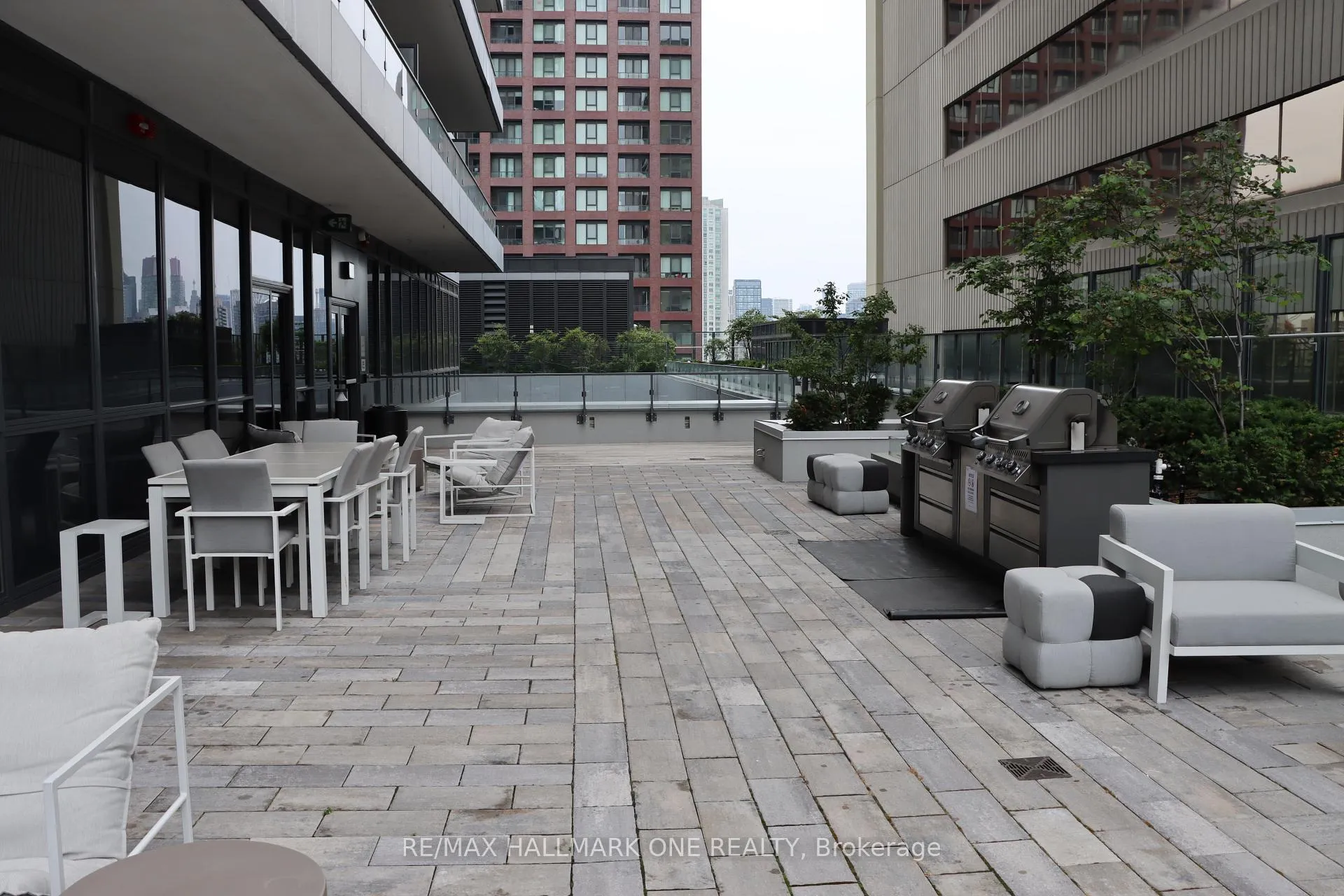 Photo 7 of Unit 2209, 395 Bloor Street E, Toronto, North St. James Town — HOMEH